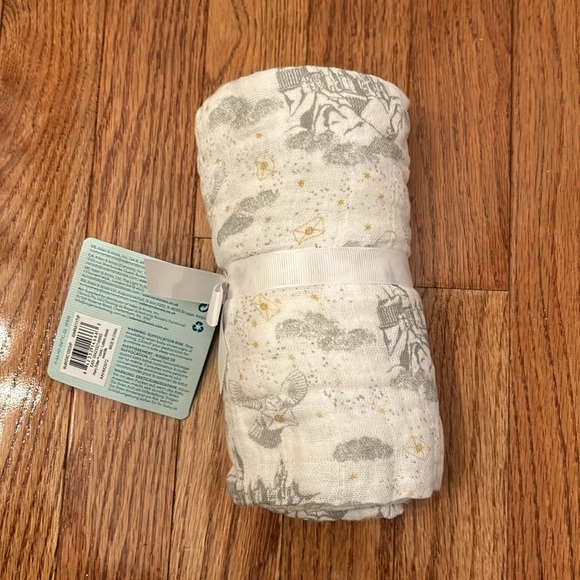 - Aden and Anais Harry Potter Large Swaddle - Picture 2 of 2